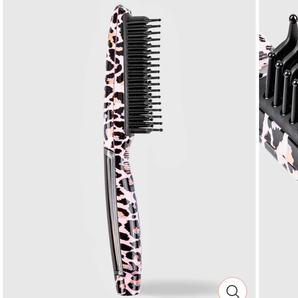 Trianglpro heated styling brush.